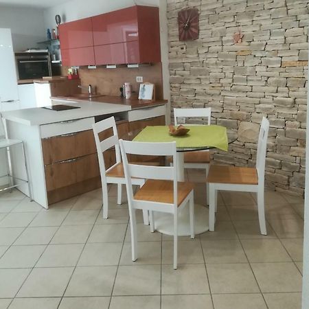 Apartma Zalka Изола Екстериор снимка
