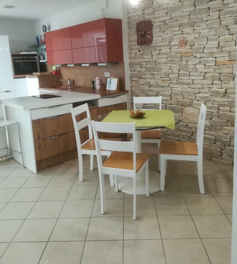 Apartma Zalka Изола Екстериор снимка